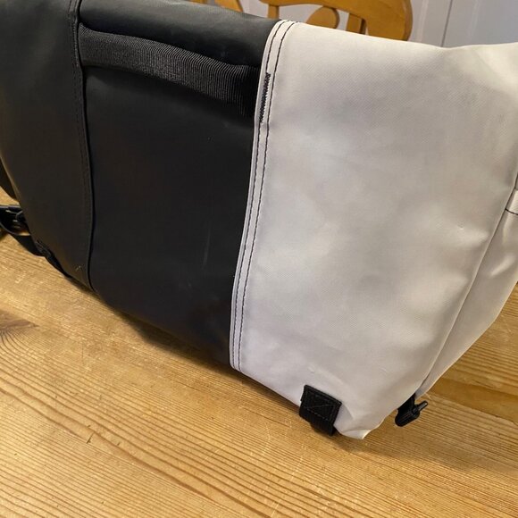 Timbuk2 Classic Messenger Bag -- small, waterproof, black / white, laptop sleeve - Picture 5 of 15
